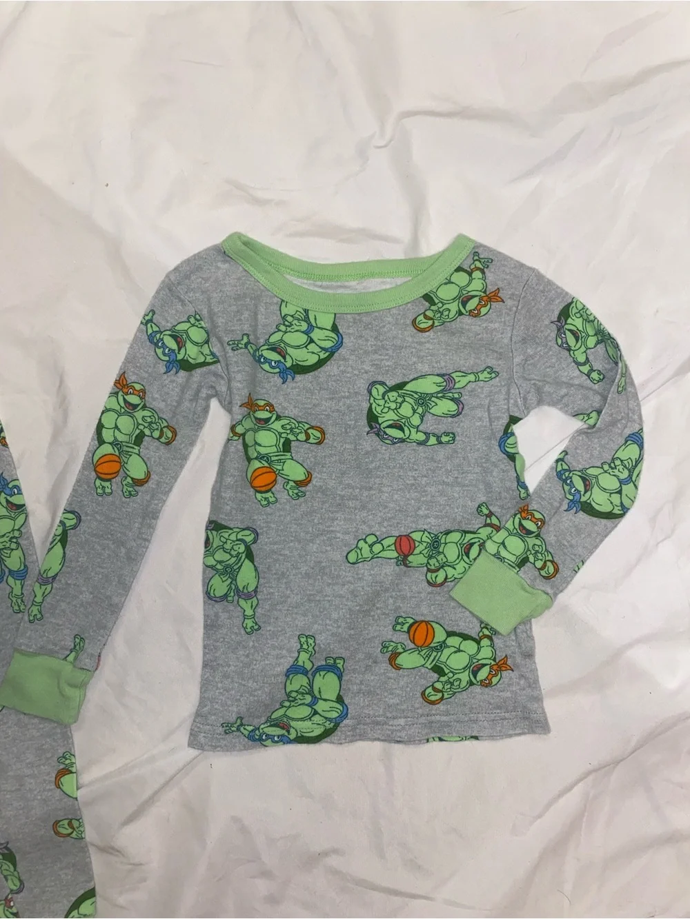 Kids Gray Teenage Mutant Ninja Turtle-Print Pajama Set with Green Trim